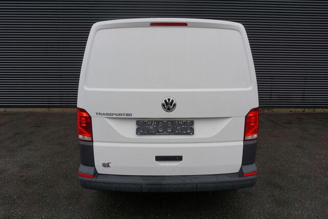 Volkswagen TRANSPORTER 150pk Automaat L2H1 Apple Carplay Navi Parkeersensoren Stoelverwarming