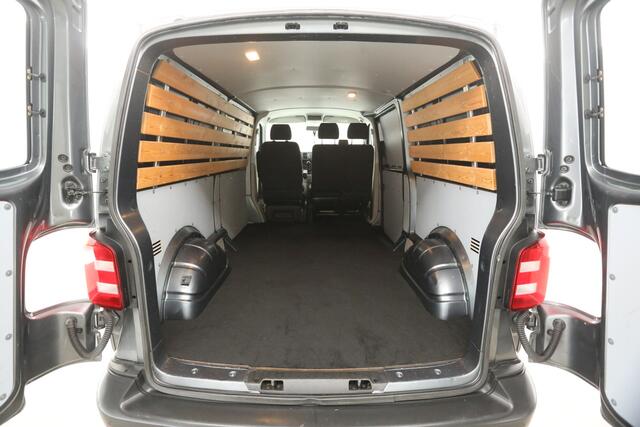 Volkswagen TRANSPORTER 2.0 TDI 150PK L2H1 | Airco | Cruise | 3-Zits | Elektrpakket | Schuifdeur