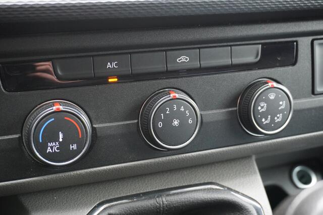 Volkswagen TRANSPORTER 2.0 TDI L2 - EURO 6 - Airco - Navi - Cruise - ¤20.950,- Excl.