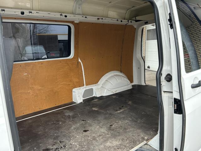 Volkswagen TRANSPORTER 2.0 TDI L2H2 4 MOTION AUT NAVI LANG HOOG