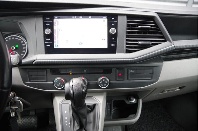 Volkswagen TRANSPORTER 2.0 TDI L2 3-ZITS, 150PK AUT. CAMERA, NAVI, CRUISE, AIRCO, CARPLAY, LEDER MF STUURWIEL