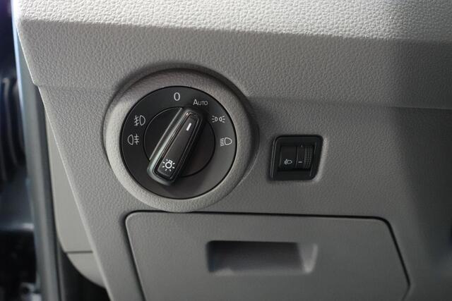 Volkswagen TRANSPORTER 2.0 TDI L2H1 28 Highline Automaat Airco Cruise Control Navi PDC V&A Trekhaak