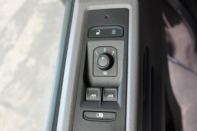 Volkswagen TRANSPORTER 2.0 TDI L2H1 28 Highline Automaat Airco Cruise Control Navi PDC V&A Trekhaak