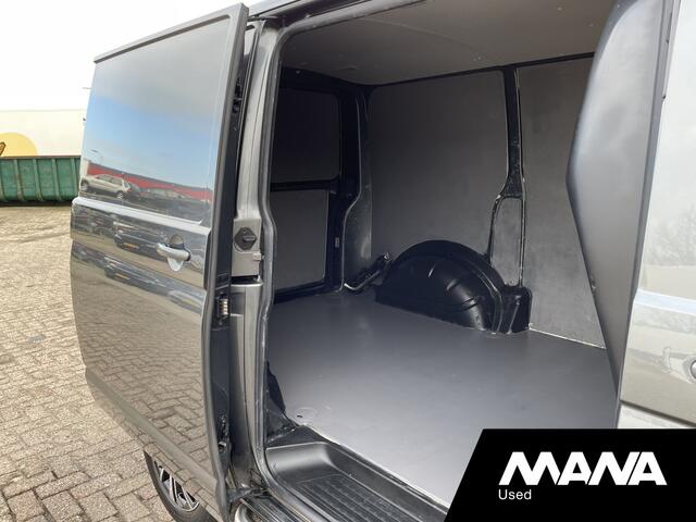 Volkswagen TRANSPORTER 2.0TDI 150PK L1H1 BULLI Automaat Leer Trekhaak Camera Adaptive cruise LED