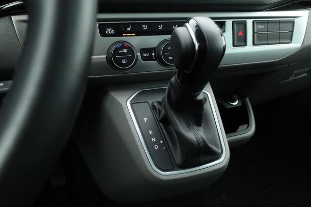 Volkswagen TRANSPORTER 2.0 TDI L2H1 32 DC Comfortline | Trekhaak | Adapt. Cruise | Camera | Apple CarPlay & Android auto | Leder | DAB