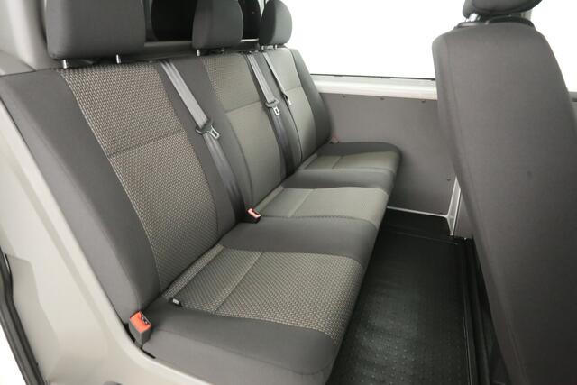 Volkswagen TRANSPORTER 2.0 TDI T6.1 150PK L2H1 | Dubbele Cabine | Airco | Camera | Cruise | Carplay | Stoelverw.