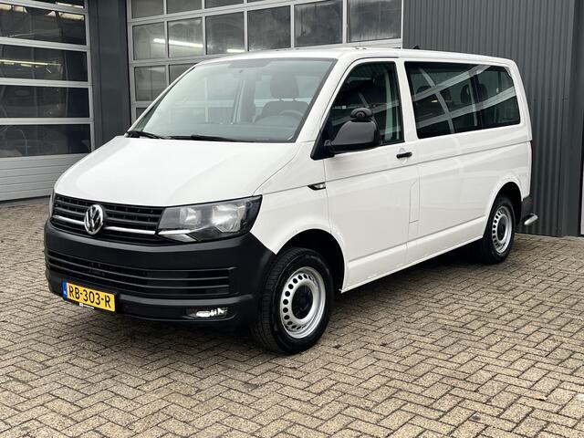 Volkswagen TRANSPORTER Kombi 2.0 TDI L1H1 BTW EN BPM VRIJ!! Euro 6 Airco Cruise controle 8-Persoons Automaat Parkeersensoren voor en achter Telefoonverbinding Ex overheid! 1e eigenaar