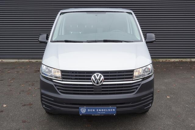 Volkswagen TRANSPORTER 150pk L2H1 Apple Carplay Stoelverwarming 3-zits Airco Parkeersensoren Achterdeuren