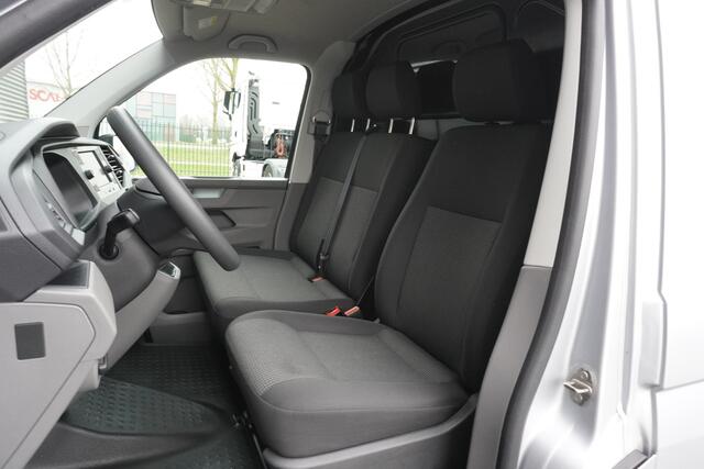 Volkswagen TRANSPORTER 150pk L2H1 Apple Carplay Stoelverwarming 3-zits Airco Parkeersensoren Achterdeuren