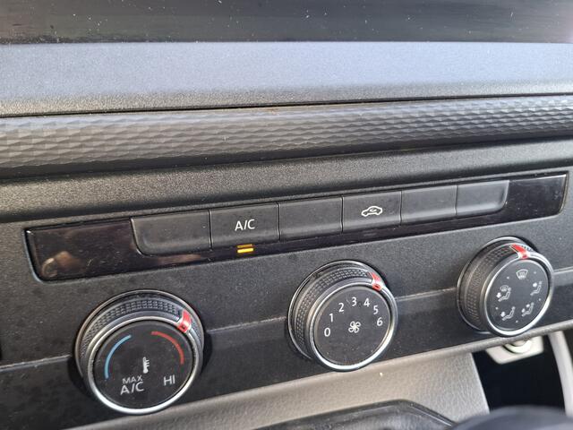 Volkswagen TRANSPORTER 2.0 TDI L2H2 28 Highline | Navigatie/Android/Apple Carplay | PDC voor en Achter | Cruise Control | DAB | Airco |