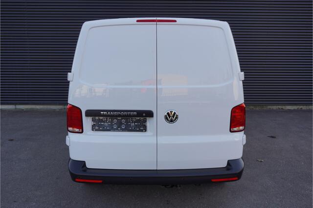 Volkswagen TRANSPORTER 150pk Automaat L2H1 Apple Carplay Parkeersensoren Naviagtie Airco