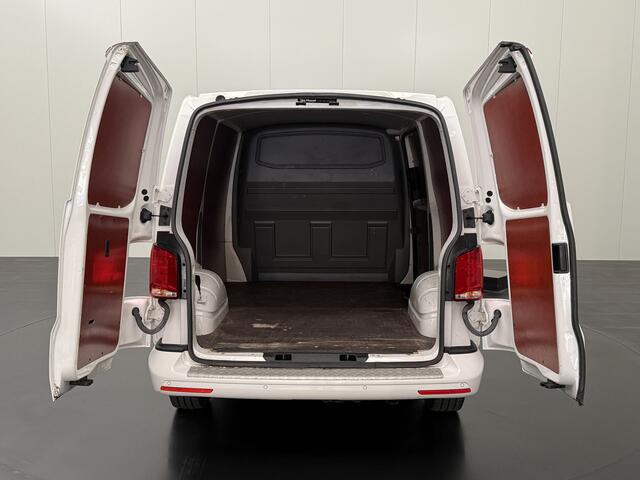 Volkswagen TRANSPORTER 2.0TDi 150PK DSG Automaat | Navigatie | Camera | 3-Zits