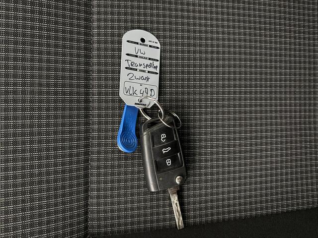 Volkswagen TRANSPORTER 2.0TDI Lang Imperiaal | Trekhaak | Achterdeuren | Airco | Betimmering