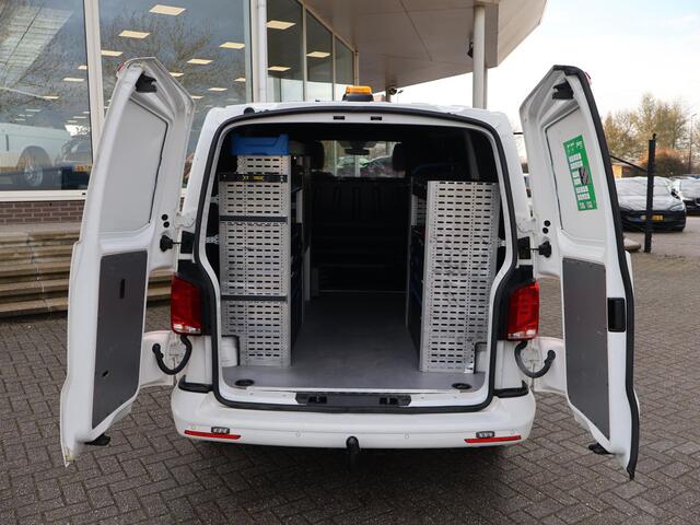 Volkswagen TRANSPORTER 2.0 TDI 4MOTION 150 PK DSG + WP INRICHTING | LED | 2 SCHUIFDEUREN | STANDKACHEL | ADAPTIVE CRUISE | TREKHAAK | CARPLAY | CAMERA