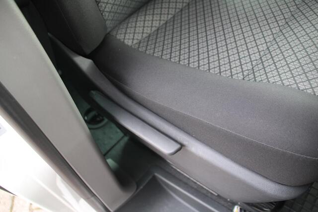 Volkswagen TRANSPORTER Kombi Caravelle 2.0 TDI 204pk L1H1 4Motion Comfortline DSG Automaat 4x4 8-persoons bus