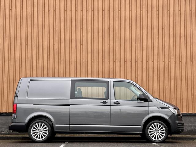 Volkswagen TRANSPORTER 2.0 TDI L2H1 DC 28 Economy Business | 5 Persoons | Apple Carplay | Android Auto | Origineel Nederlands | Parkeersensoren | Cruise Control | Airconditioning |