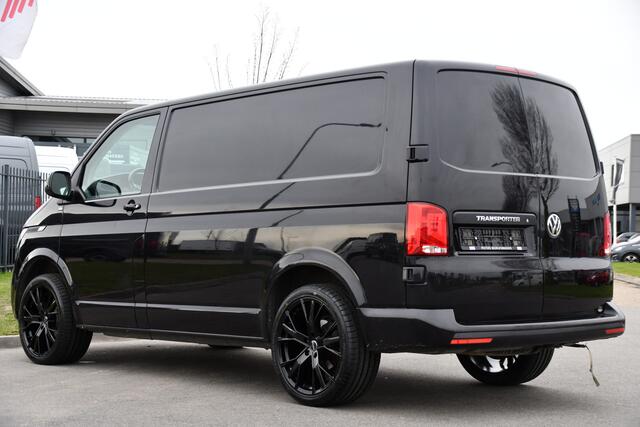 Volkswagen TRANSPORTER 2.0 TDI L1H1 30 Black Edition Cruise, Carplay, Sensoren, Automaat, Multimedia, 150pk, Radio, Uniek!