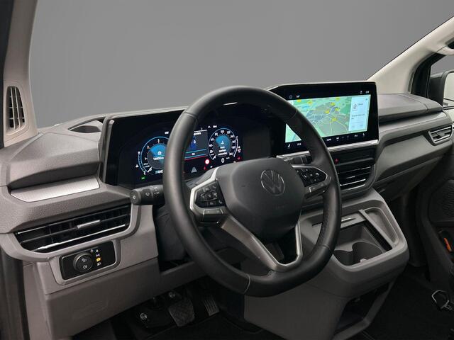 Volkswagen TRANSPORTER 2.0 TDI 150pk Automaat L2 Dubbel Cabine Bulli | Leder | Trekhaak | 360gr Camera | Sidebars | Stoelverwarming | Matrix LED | Keyless | ACC | Navigatie | Climatronic | Black on black