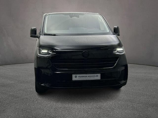 Volkswagen TRANSPORTER 2.0 TDI 150pk Automaat L2 Dubbel Cabine Bulli | Leder | Trekhaak | 360gr Camera | Sidebars | Stoelverwarming | Matrix LED | Keyless | ACC | Navigatie | Climatronic | Black on black