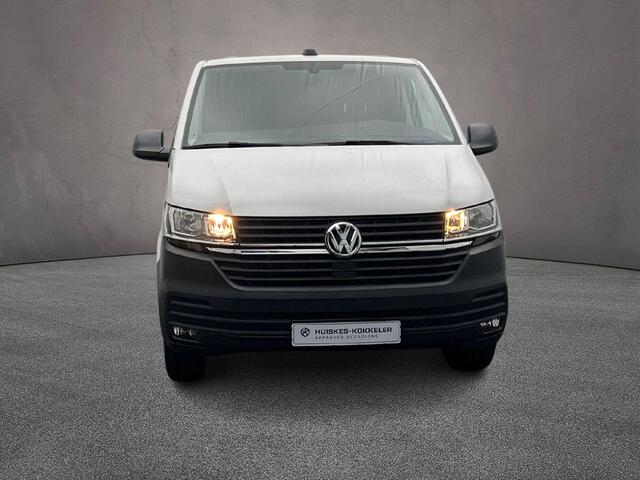 Volkswagen TRANSPORTER 2.0 TDI 150pk DSG L1H1 32 | Adaptieve Cruise Control | Navi via Apple Carplay / Android Auto | Achteruitrijcamera | Laadruimte betimmerd |