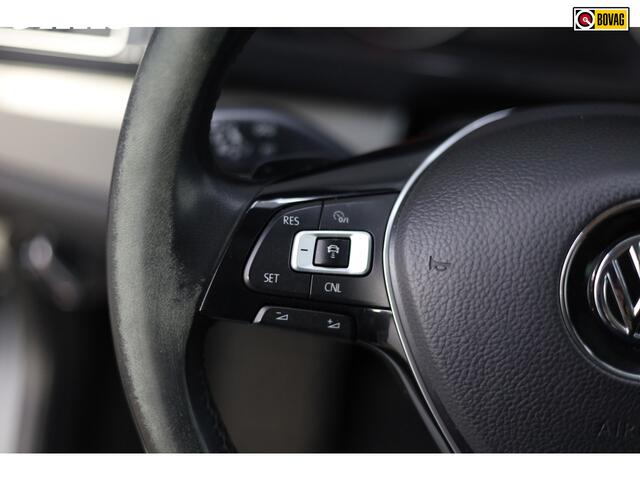 Volkswagen TRANSPORTER 2.0 TDI L2H1 DC Highline | Lederen bekleding | Airco | Automaat | Cruise Control | Verwarmde voorruit |