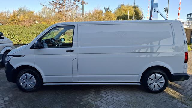 Volkswagen TRANSPORTER 6.1 - 2.0 TDI L2H1 28 Comfortline Navi by App / PDC / Trekhaak