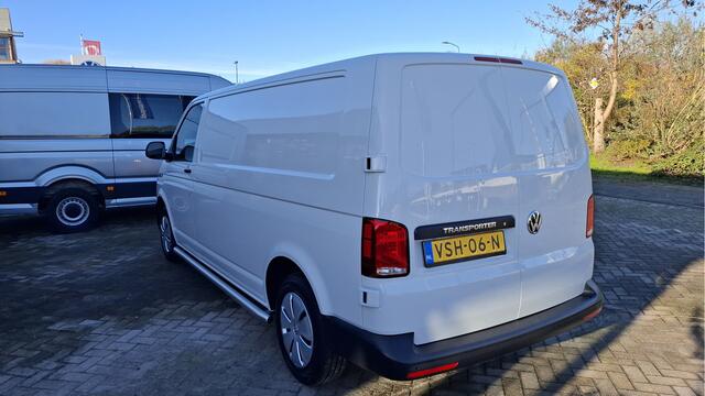 Volkswagen TRANSPORTER 6.1 - 2.0 TDI L2H1 28 Comfortline Navi by App / PDC / Trekhaak