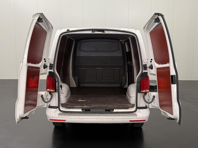 Volkswagen TRANSPORTER 2.0TDi 150PK DSG Automaat Highline | Navigatie | Camera | 3-Zits | Airco | Cruise
