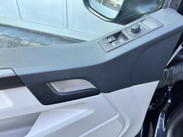 Volkswagen TRANSPORTER 2.0 TDI L1H1 Airco Trekhaak 2200kg trekgewicht Kastinrichting 3-Persoons Telefoonverbinding Euro 6 Bpm vrij voor particulier gebruik!!