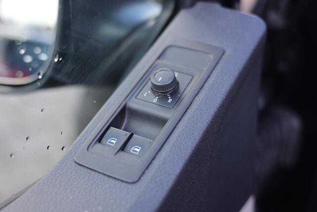 Volkswagen TRANSPORTER 2.0 TDI L2H1 | AIRCO | NAVI | CARPLAY | TREKHAAK