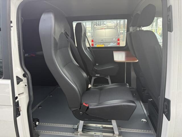 Volkswagen TRANSPORTER 4+1 Rolstoelbus 2.0 TDI L2H1 Comfortline Plus (Zeer nette en sportieve 4+1 Rolstoelbus!)