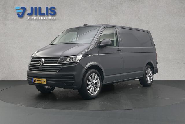 Volkswagen TRANSPORTER 2.0 TDI L1H1 26 | Trekhaak | 2 zitplaatsen rechtsvoor | Apple Carplay