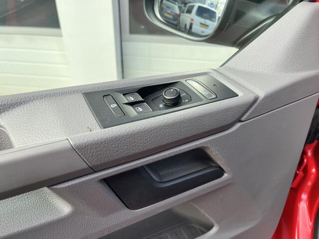 Volkswagen TRANSPORTER Kombi 2.0 TDI L1H1 Comfortline 9-persoons Airco Cruise controle Apple carplay App conect Minibus 9 zitse Exportprijs