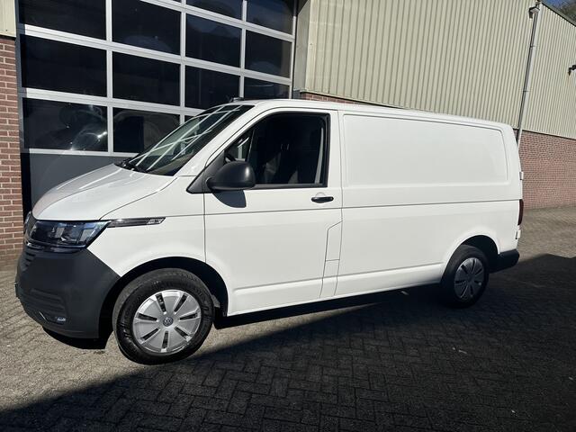 Volkswagen TRANSPORTER 2.0 TDI 150pk DSG L1H1 Airco,Cruise,Navi,Camer,Pdc,Trekh bedrijfswageninrichting