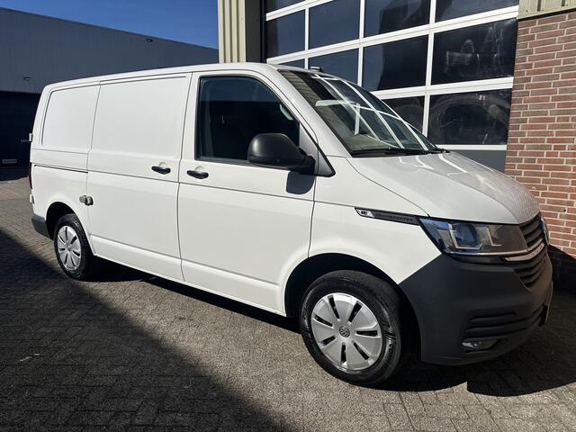 Volkswagen TRANSPORTER 2.0 TDI 150pk DSG L1H1 Airco,Cruise,Navi,Camer,Pdc,Trekh bedrijfswageninrichting