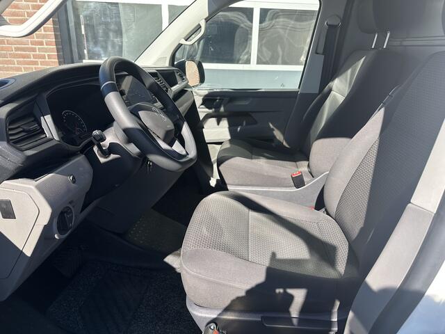 Volkswagen TRANSPORTER 2.0 TDI 150pk DSG L1H1 Airco,Cruise,Navi,Camer,Pdc,Trekh bedrijfswageninrichting