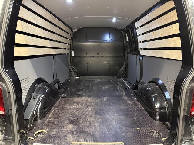 Volkswagen TRANSPORTER 2.0 TDI L2H1 28 Highline Automaat Automaat Camera Airco Cruise Navi Trekhaak