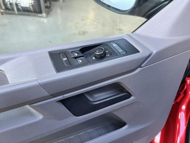 Volkswagen TRANSPORTER Kombi 2.0 TDI L1H1 Comfortline 9-persoons Airco Cruise controle Apple carplay App conect Minibus 9 zitse Exportprijs