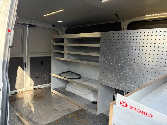 Volkswagen TRANSPORTER 2.0 TDI L2H1 30 CRUISE - STOELVERWARMING - TREKHAAK - PARKEERSENSOREN