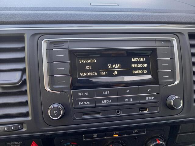 Volkswagen TRANSPORTER 2.0 TDI L2H1 DC Highline 150pk automaat / trekhaak / dubbele cabine