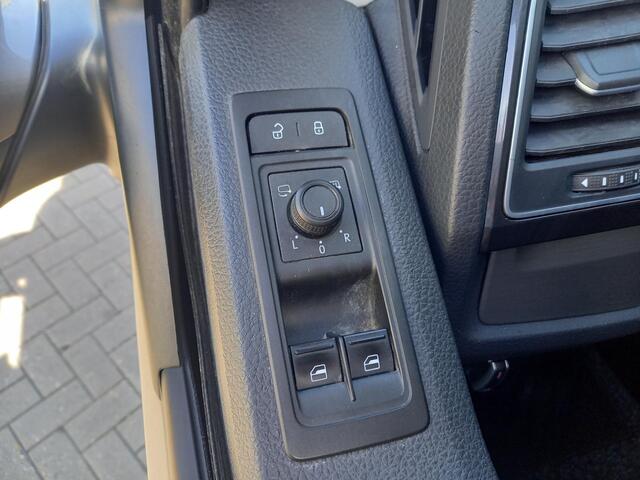 Volkswagen TRANSPORTER 2.0 TDI L2H1 DC Highline 150pk automaat / trekhaak / dubbele cabine