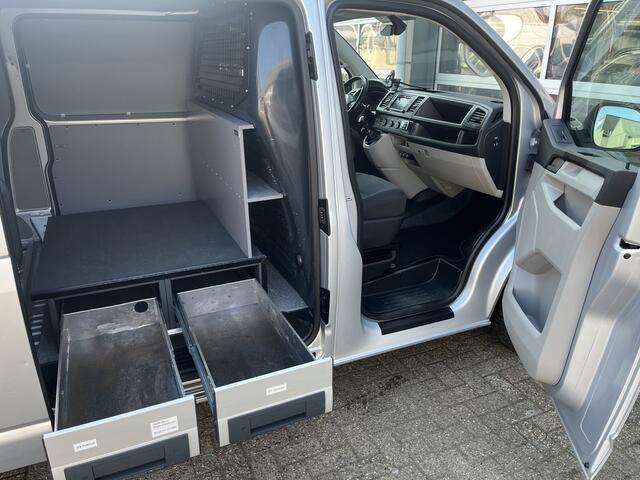 Volkswagen TRANSPORTER 2.0 TSI L2H1 Benzine Dubbele Schuifdeur Airco Cruise controle Bpm vrij Trekhaak Klep achter Omvormer Kastinrichting Standkachel Euro 6 Benzine Ideaal voor ombouw naar Camper !!