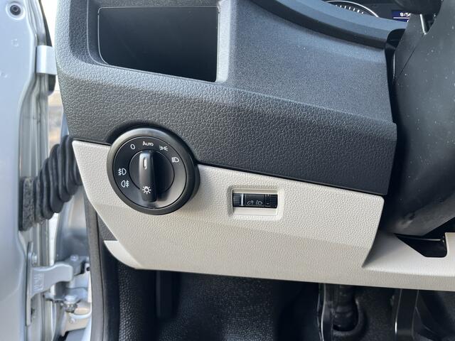 Volkswagen TRANSPORTER 2.0 TSI L2H1 Benzine Dubbele Schuifdeur Airco Cruise controle Bpm vrij Trekhaak Klep achter Omvormer Kastinrichting Standkachel Euro 6 Benzine Ideaal voor ombouw naar Camper !!