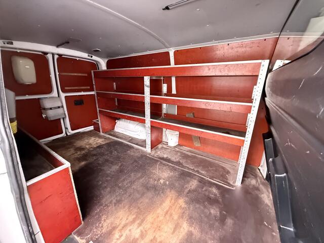 Volkswagen TRANSPORTER 2.0TDI L2H1 150pk Ecc Trekhaak Cruise-Control Verwarmde-Voorruit EURO6 Kasten-bouw Betonplex Comfortline Elektr. Ramen Centr.Vergrendeling Automatische Verlichting 2.500 kg trekvermogen