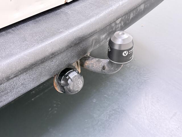 Volkswagen TRANSPORTER 2.0TDI L2H1 150pk Ecc Trekhaak Cruise-Control Verwarmde-Voorruit EURO6 Kasten-bouw Betonplex Comfortline Elektr. Ramen Centr.Vergrendeling Automatische Verlichting 2.500 kg trekvermogen