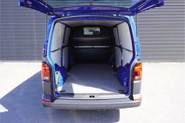 Volkswagen TRANSPORTER 150pk automaat L2H1 2x Schuifdeur Apple Carplay Cruise control Navigatie Airco LED Parkeersensoren 17" Velgen