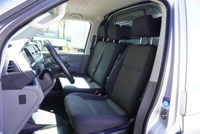 Volkswagen TRANSPORTER 150 pk Automaat L2H1 Apple Carplay Cruise control Parkeersensoren Airco