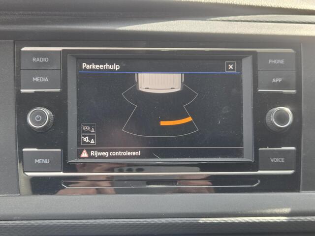 Volkswagen TRANSPORTER 2.0 TDI 110PK, L2H1, App Connect, Cruise Controle, Trekhaak, Airco,