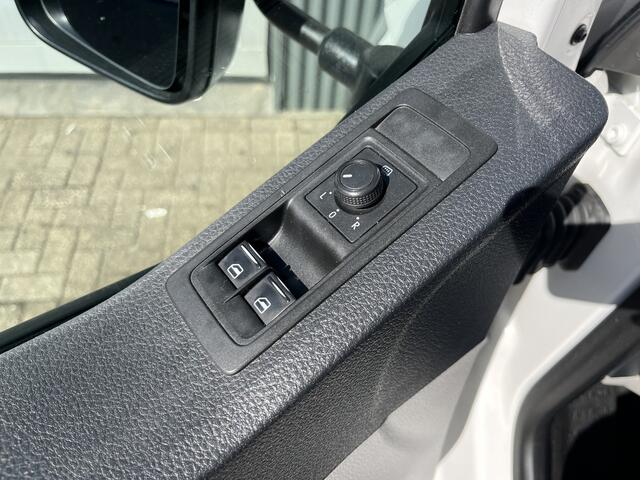 Volkswagen TRANSPORTER 2.0 TDI L2H1 DC Euro 6 Hiab 013T Laadkraan Pick up Dubbele cabine open laadbak Pick-up Airco Bluetooth Trekhaak 2200 kg 5-Persoons Telefoonverbinding 1e eigenaar Dealer onderhouden BPM vrij !!!