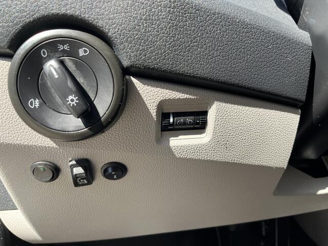 Volkswagen TRANSPORTER 2.0 TDI L2H1 DC Euro 6 Hiab 013T Laadkraan Pick up Dubbele cabine open laadbak Pick-up Airco Bluetooth Trekhaak 2200 kg 5-Persoons Telefoonverbinding 1e eigenaar Dealer onderhouden BPM vrij !!!